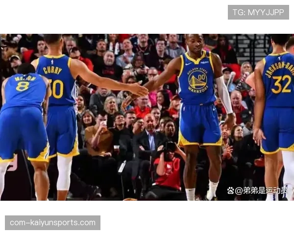 库里爆发砍下28分率队完成18分逆转杨瀚森失准勇士击退开拓者
